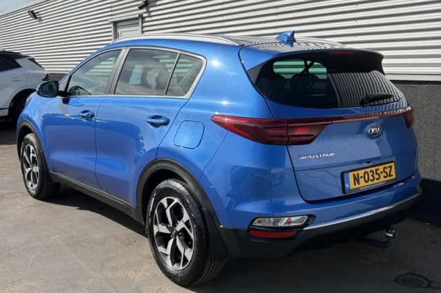 Kia Sportage (2021) thumbnail 3