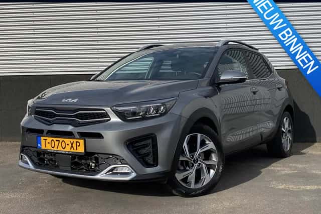 Kia Stonic (2023) thumbnail 1