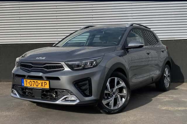 Kia Stonic (2023) thumbnail 1