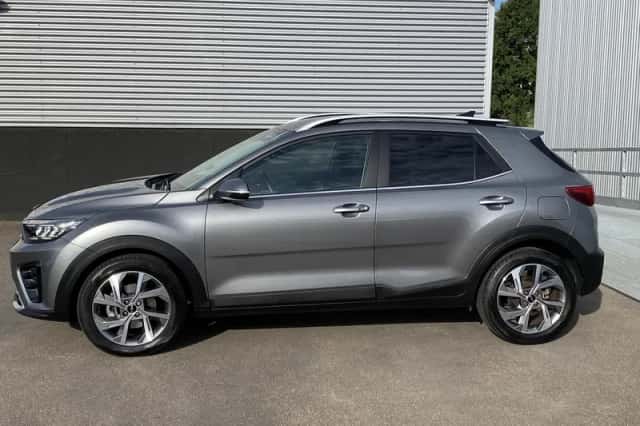 Kia Stonic (2023) thumbnail 3