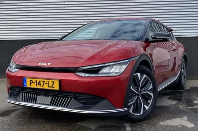 Kia EV6 (2022) thumbnail 2