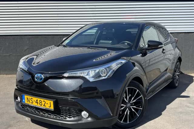 Toyota C-HR (2017) thumbnail 1