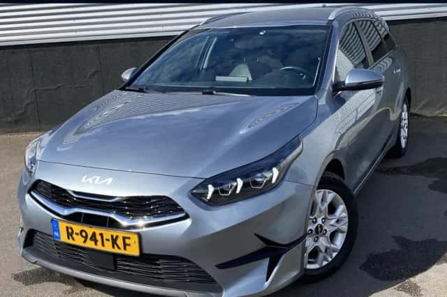 Kia Ceed (2022) thumbnail 1