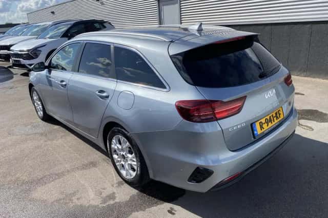 Kia Ceed (2022) thumbnail 4