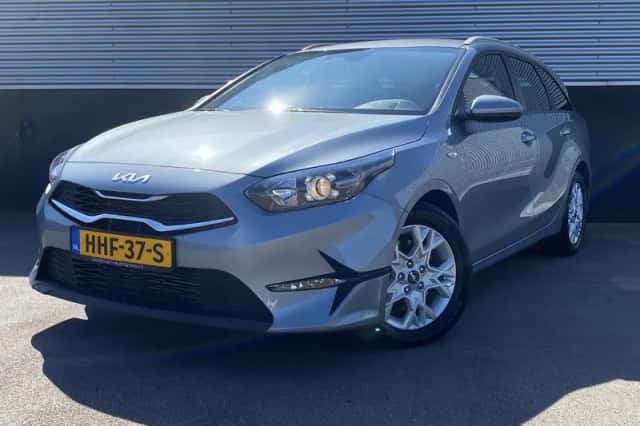 Kia Ceed (2025) thumbnail 2