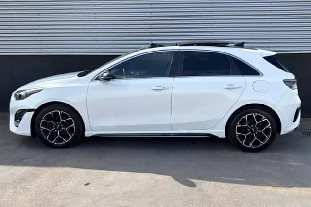 Kia Ceed (2021) thumbnail 2