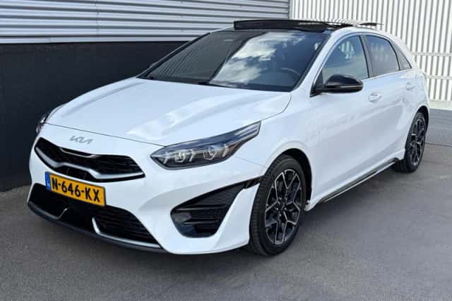 Kia Ceed (2021) thumbnail 3