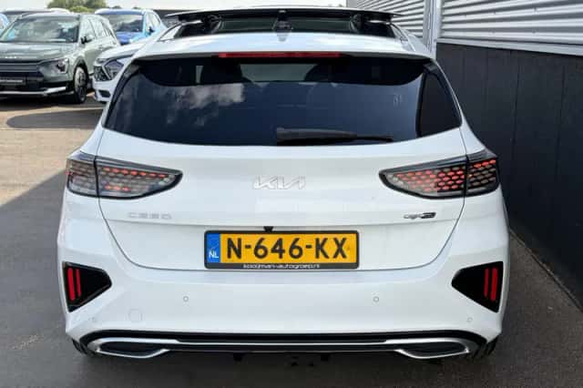 Kia Ceed (2021) thumbnail 4