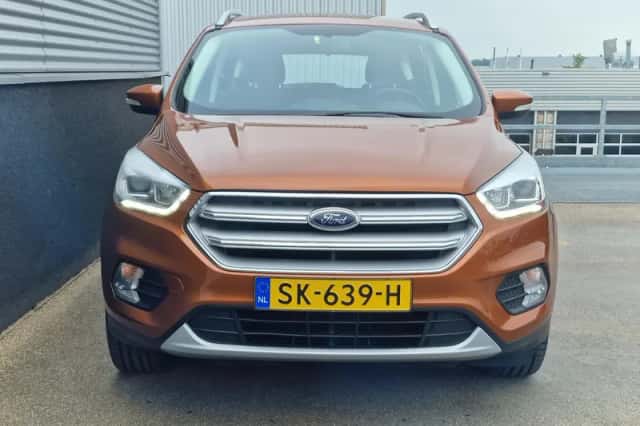 Ford Kuga (2018) thumbnail 2