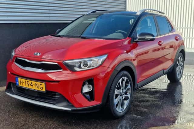 Kia Stonic (2020) thumbnail 2