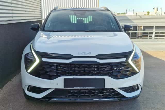 Kia Sportage (2022) thumbnail 3