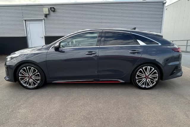 Kia ProCeed (2020) thumbnail 3