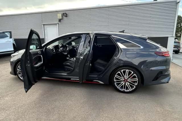 Kia ProCeed (2020) thumbnail 4
