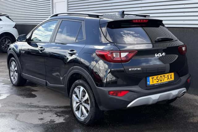 Kia Stonic (2023) thumbnail 5