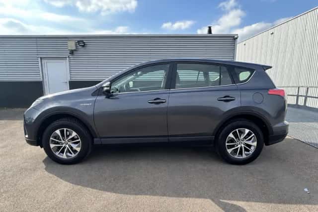 Toyota RAV4 (2018) thumbnail 4