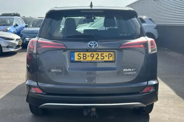 Toyota RAV4 (2018) thumbnail 6