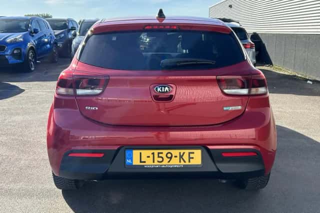 Kia Rio (2021) thumbnail 6