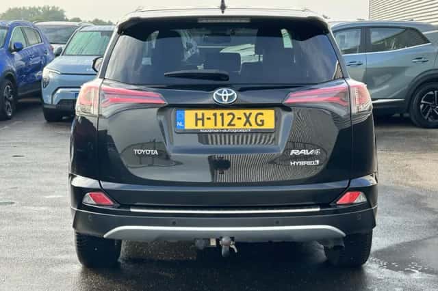 Toyota RAV4 (2017) thumbnail 6