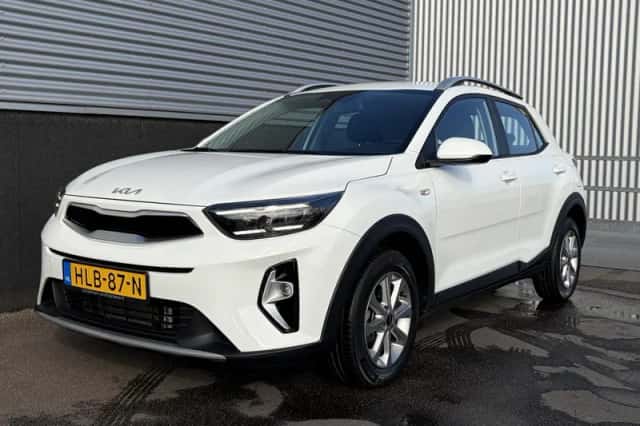 Kia Stonic (2025) thumbnail 3