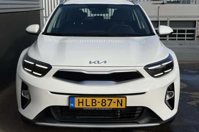 Kia Stonic (2025) thumbnail 4