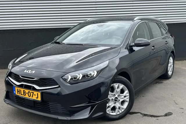 Kia Ceed (2025) thumbnail 2