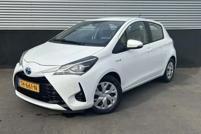 Toyota Yaris (2018) thumbnail 2