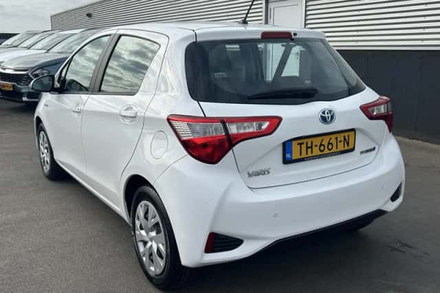 Toyota Yaris (2018) thumbnail 4