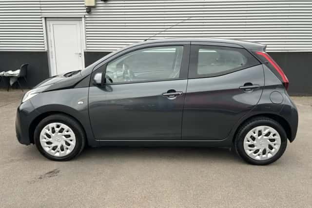 Toyota Aygo (2019) thumbnail 3
