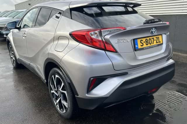 Toyota C-HR (2019) thumbnail 5