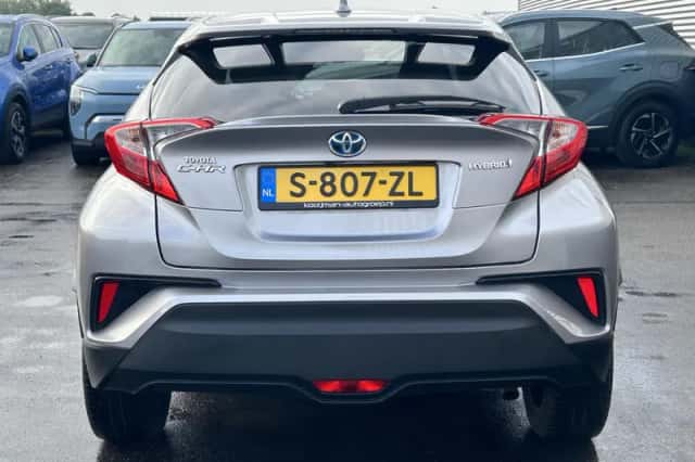 Toyota C-HR (2019) thumbnail 6