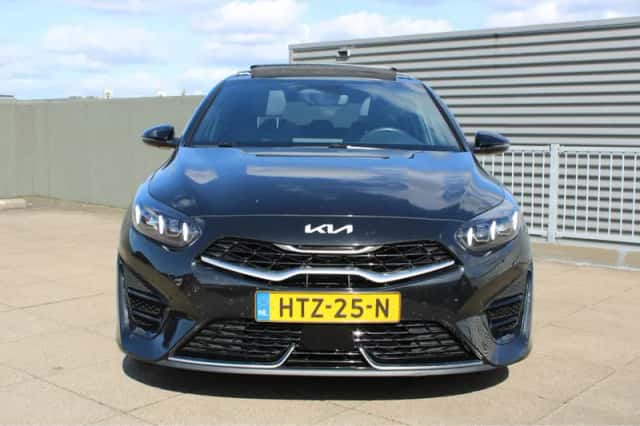Kia Ceed (2025) thumbnail 2