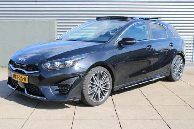 Kia Ceed (2025) thumbnail 3
