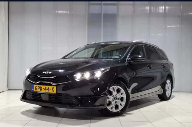 Kia Ceed (2024) thumbnail 1