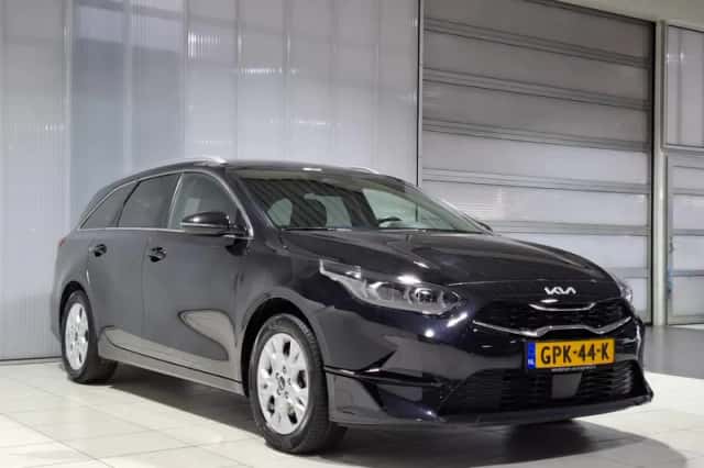Kia Ceed Sportswagon (2024) thumbnail 3
