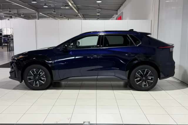 Toyota bZ4X (2025) thumbnail 5