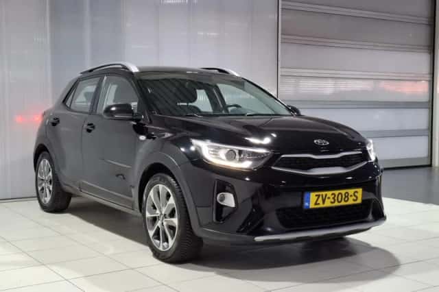 Kia Stonic (2019) thumbnail 3