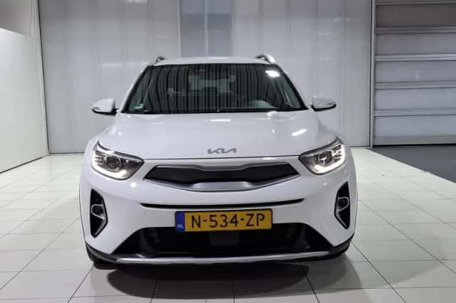 Kia Stonic (2022) thumbnail 4