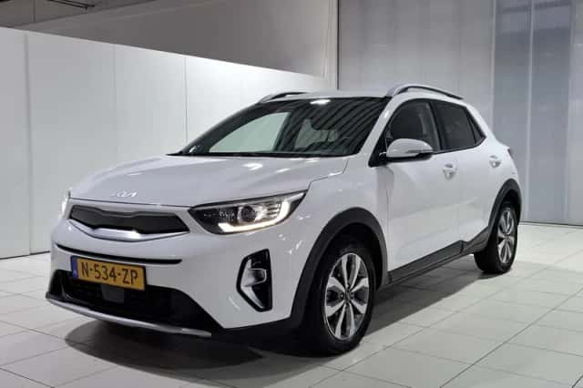 Kia Stonic (2022) thumbnail 5