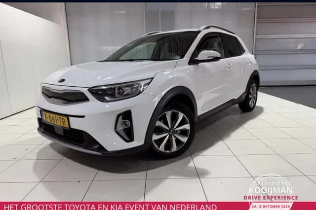 Kia Stonic (2021) thumbnail 1