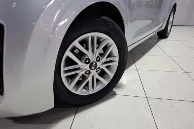 Kia Picanto (2021) thumbnail 2