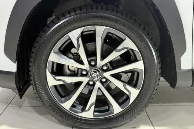 Toyota Corolla Cross (2024) thumbnail 6