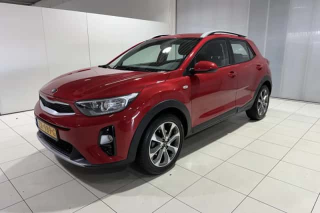 Kia Stonic (2019) thumbnail 3