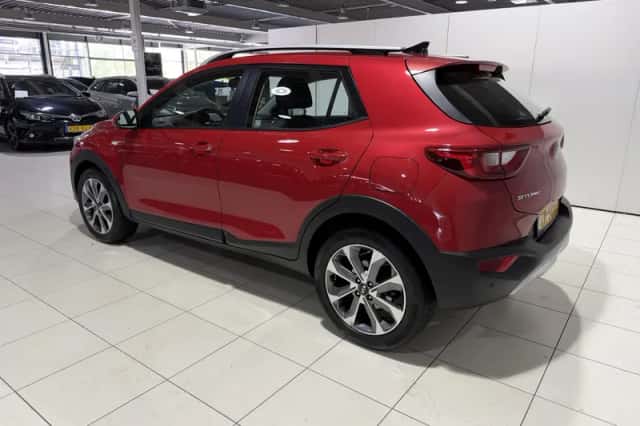 Kia Stonic (2019) thumbnail 5