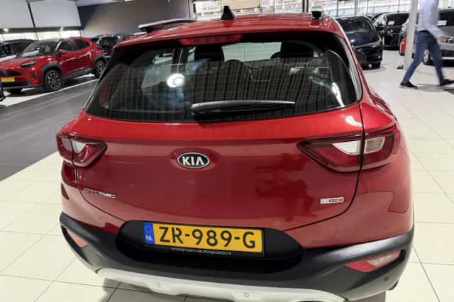 Kia Stonic (2019) thumbnail 6
