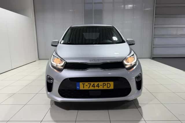 Kia Picanto (2023) thumbnail 2
