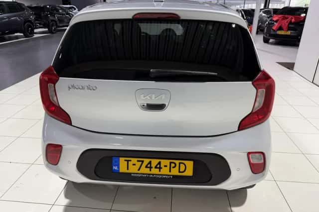 Kia Picanto (2023) thumbnail 6