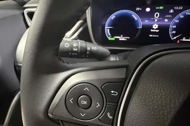 Toyota Corolla Cross (2025) thumbnail 4