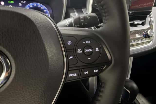 Toyota Corolla Cross (2025) thumbnail 5