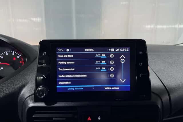 Peugeot Rifter (2023) thumbnail 2