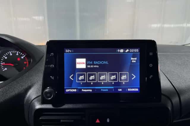 Peugeot Rifter (2023) thumbnail 3